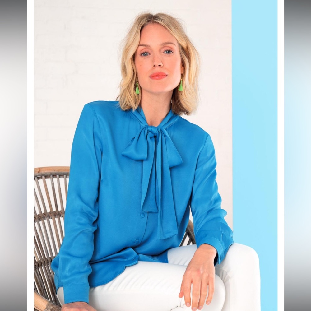Kettlewell Satin tie blouse in Dutch blue, size M